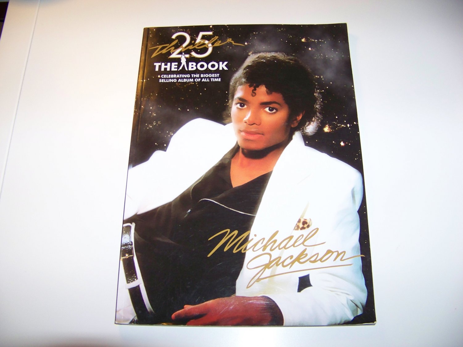 Michael Jackson +++ Thriller +++ 25th Anniversary Book +++